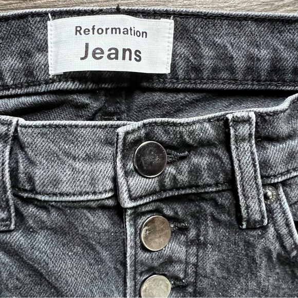 Reformation Liza High Straight Button Fly Jeans Yuma Washed Black Womens size 26 - Picture 4 of 10
